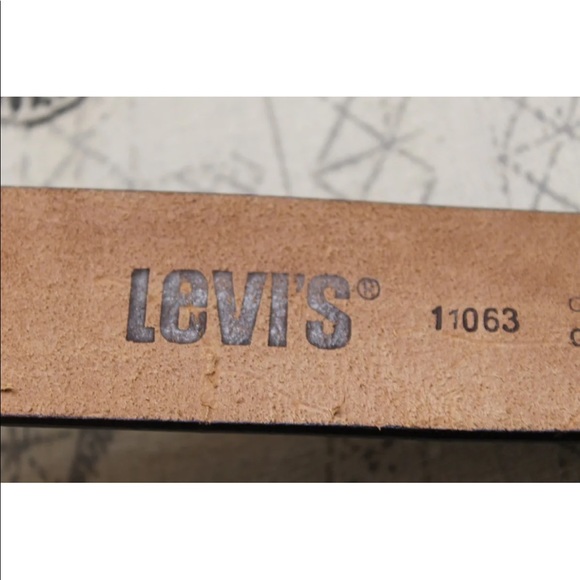 Levis Belt Brown 100% Leather Cowboy Rodeo Brass Metal Buckle Unisex Small 30 - Picture 2 of 10